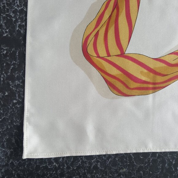 TOTEME !  100% Silk Scarf With knotted Monogram (57X57CM) - Picture 6 of 10